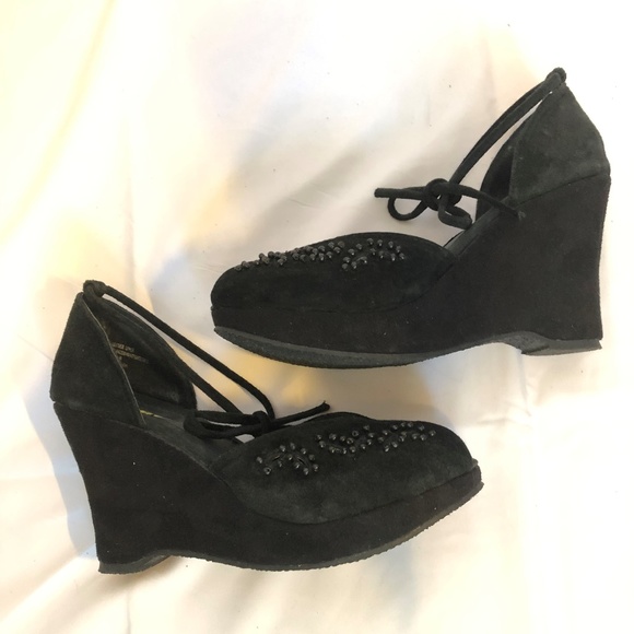 Volatile Wedge Shoe - Picture 2 of 6